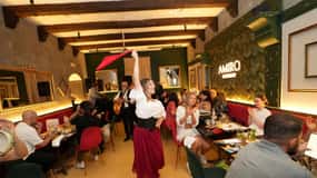 Neapel: Middagsshow, tradition och musik med ett glas vin