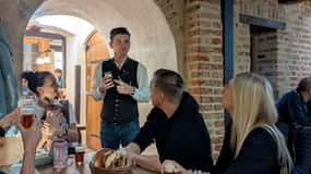 Pub crawl incl. Oktoberfest museum guided tour with beer tasting (private)