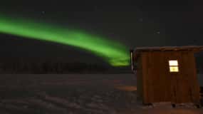Chena Lake: Aurora Borealis Viewing & Ice Fishing Adventure
