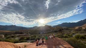 Las Vegas: Sunset Hike and Photography Tour Near Red Rock