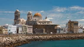 Cadiz: Private Food and Culture Walking Tour with Tastings