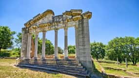 Von Tirana & Durres: Gruppenreise nach Apollonia Berat & Durres