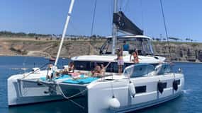 Pasito Blanco: Excursión privada en catamarán con comida y bebida