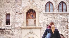 Gubbio: Private Walking Tour and Food tasting