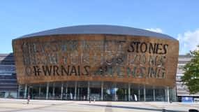 Cardiff Day Tour from London with Local Guide (Visit Wales)
