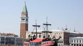 Venice: Venetian Lagoon Tour and Galleon Dinner