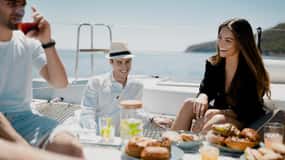 Nafplio: Catamaran Cruise with Meal and Drinks