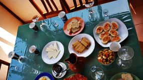 Las Palmas: 100% Local Tapas & Beach views