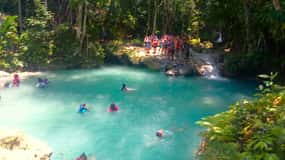 De Ocho Rios: Blue Hole Tour com refeição jamaicana KFC