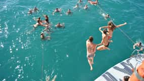 Gandía: Only Adults Boat Party with swim & optional meal