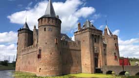 Amsterdam Castle & Utrecht City Tour