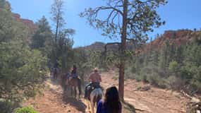 Bryce Canyon City: Red Canyon Horse Riding Day Trip w/ Lunch