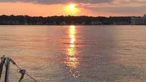 Chesapeake Beach: Sejltur i solnedgang med snacks