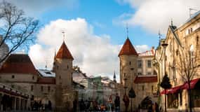 From Helsinki: Guided Day Trip to Tallinn by Ferry & VIP Car