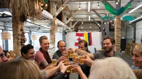 Vancouver: Street Art & Craft Beer Walking Tour with Tasting