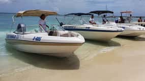 Aruba: Private Caribbean Boat Trip with Snorkeling & Drinks