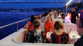 Istanbul: Bosphorus Sunset Cruise with Dinner