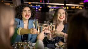 Festlig nyårsafton i London 3-rätters middagskryssning