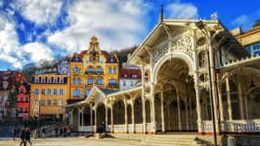 From Prague: Private Karlovy Vary & Crystal Factory Tour