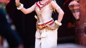 Apsara Theater Performance include dinner & Hotel pick up