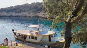 Punat-Krk, crociera e nuotata alla Golden Beach e alla Grotta Azzurra.