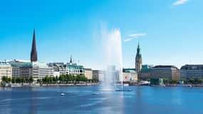 Hamburg: Stadt und Lübeck Highlights Private Day Tour