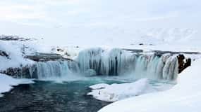Från Akureyri: Utflykt till Goðafoss och Húsavík med Geosea Baths