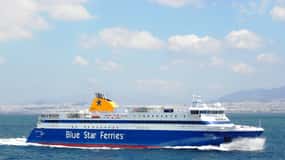 Athènes : Billet de ferry pour Santorin avec transfert à l'hôtel