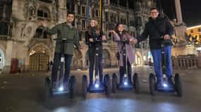 München: Geführte Stadt-Highlights-Nachttour mit dem Segway