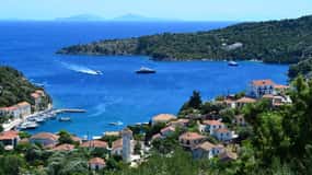 Kefalonia: Ithaca Cruise with Vathy and Swim Stops