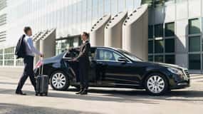 Paris : Transfert privé aller-retour depuis l'aéroport d'Orly
