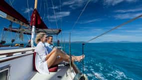 Airlie Beach: Adults-Only Whitehaven Beach Sailing Tour