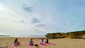 Morning Beach Yoga in Albufeira by el Sol Lifestyle