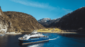 Жалаңаш орыс отбасының фотосуреттерін қараңыз