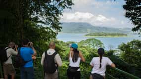 Arenal nationalparksäventyr med vandring och båttur