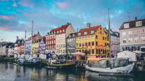 Copenhagen: Insta-Perfect Walk with a Local