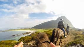 Lofoten: Guided Horse Riding Tour Over Hov and Hovsund