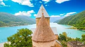 Tbilisi: Kazbegi e punti salienti della gita di un giorno sulle montagne del Caucaso