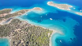 Marmaris: Cleopatra Island Boat Trip with Lunch and Drinks