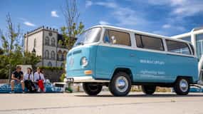 As melhores vistas de Gaia para o Porto. Passeio de VW Kombi com coquetel