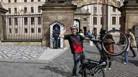 Prague : Visite en petit groupe ou visite privée de la ville à vélo