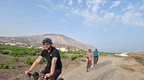 Santorini: E-bike tour experience