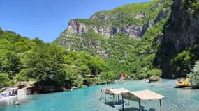 Von Tirana aus: Tagestour zum Fluss Shala mit Bootstour