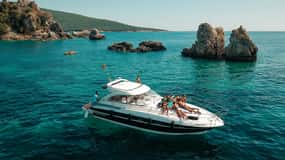 Ulcinj: Excursión en yate de 2 horas por la costa con patrón