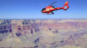 Tusayan: Paseo en helicóptero por el Gran Cañón con Hummer opcional