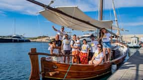 Von Stintino: Segeltörn zur Asinara mit Mittagessen