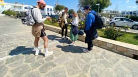 Parikia: Private Hercules Treasure Hunt & Tour w/ Food Stops