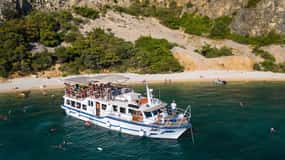 Fra Punat: Plavnik Island Boat Tour med frokost