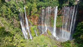From Yogyakarta: Borobudur, WaterFall , Bromo and Ijen Tour