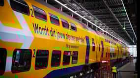Amsterdam: Train Transfer Amsterdam from/to Leiden